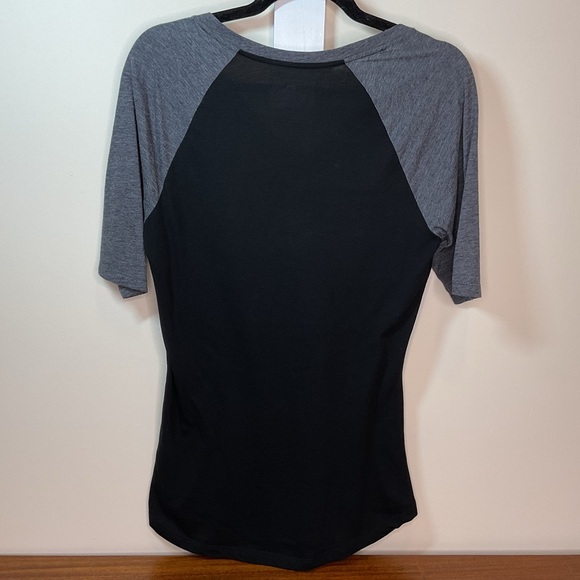 Majestic Black and Gray Philadelphia Flyers Tee 3/4 Length Sleeves - Picture 2 of 5